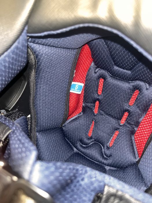 Продам мотошолом розмір S