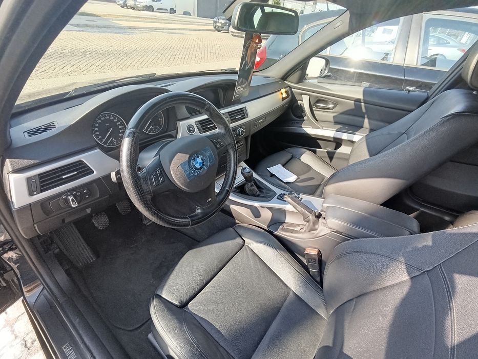 BMW Série 3 318d - 2011