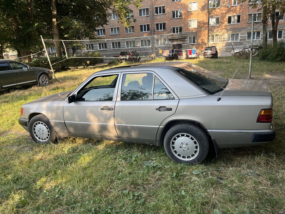 Продам Мерседес 124.Е 230