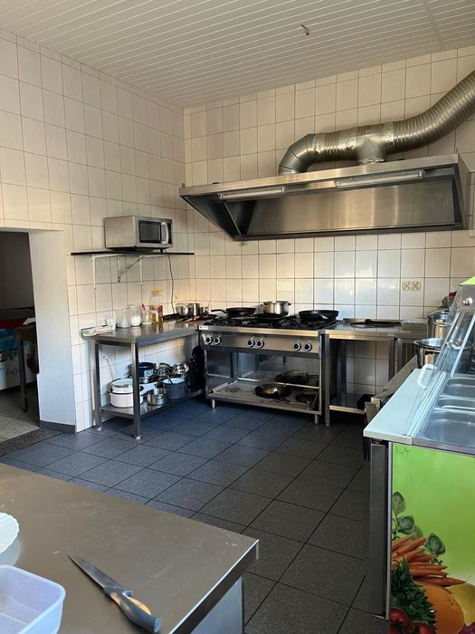 Lokal gastronomiczny nad morzem do wynajęcia wraz z wyposażeniem