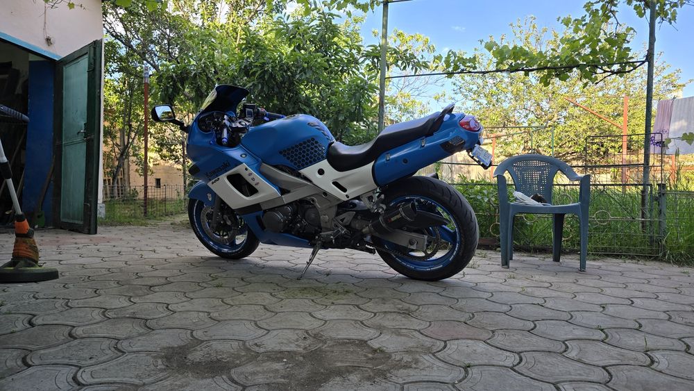 Продам Kawasaki zzr600