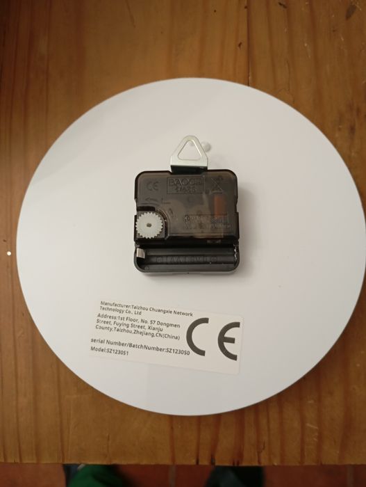 Vários relógios de parede Jack Daniels