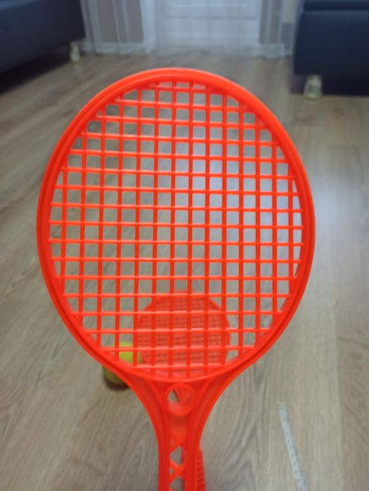 Гра в бомбінтон ракетки