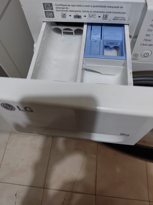 Máquina de lavar roupas LG