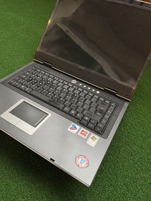 Portátil Asus M6000
