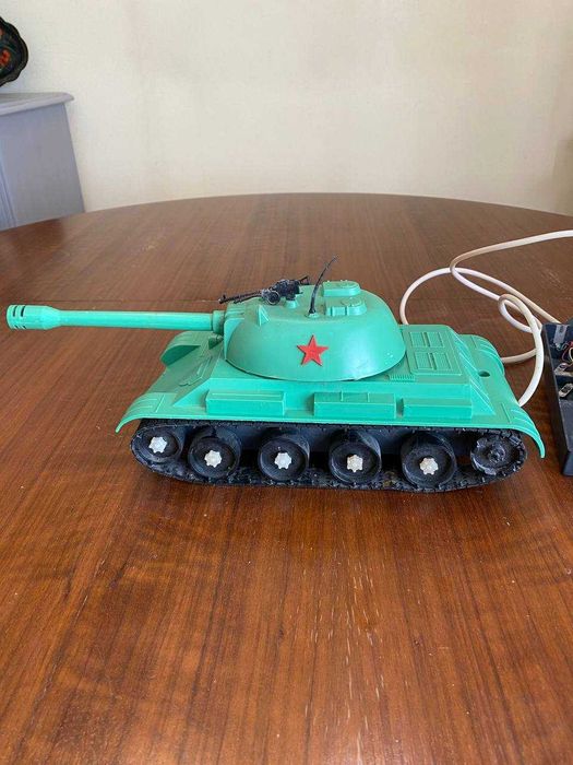 Игрушка электромеханическая Танк ДС 85 винтаж
