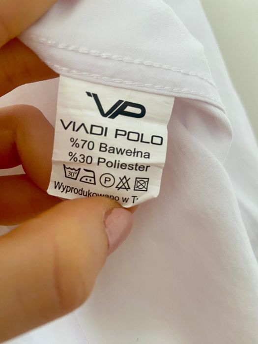 Biała koszula z krótkim rękawkiem