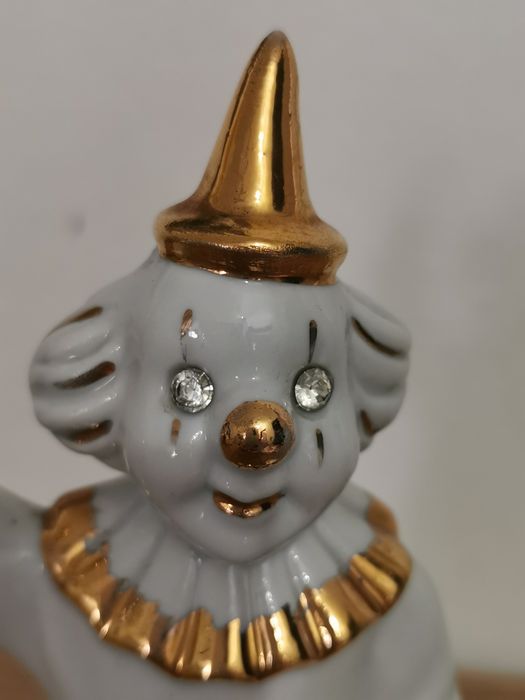 Figura Palhaço músico em porcelana P.T. Portugal 15cm