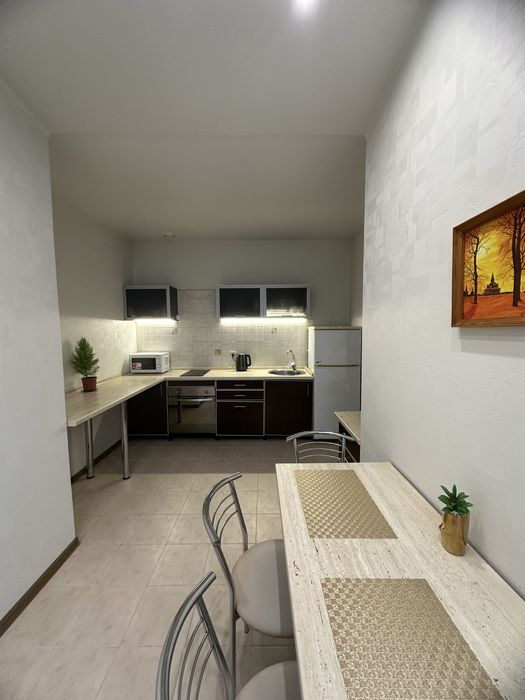 Подобово квартира, Центр, Площа Конституції, Історичний музей