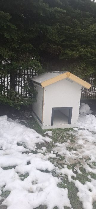 Buda dla psa OCIEPLANA PIR