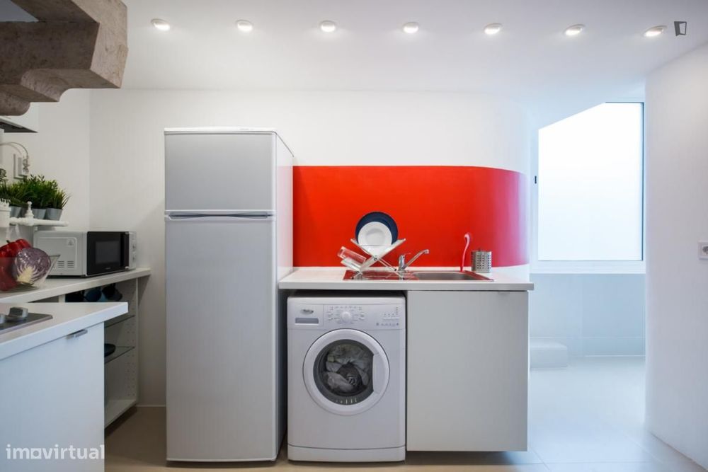 Quarto - localizado em Oeiras Lisbon