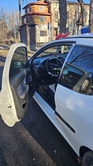 Peugeot 206 2002р