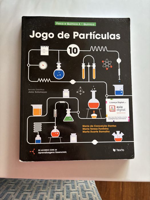 Livros e Cadernos de atividades 10 ano