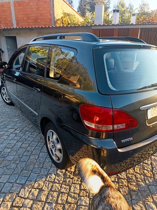 Avensis Verso D4D — photo 2