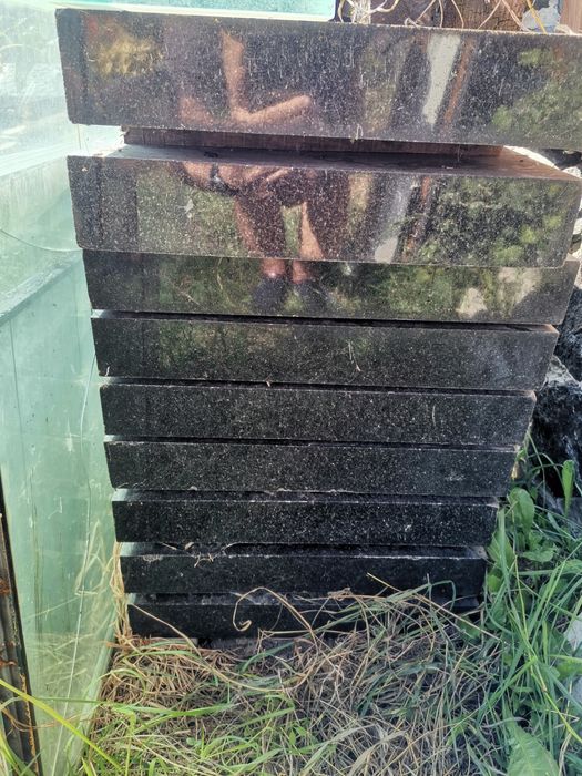 Гранитные плиты 9шт.