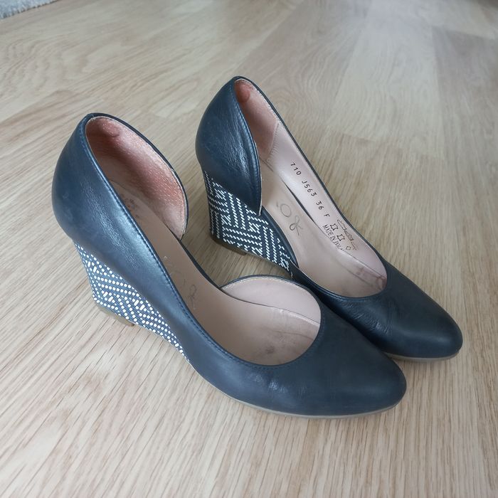 Buty damskie czółenka na koturni
