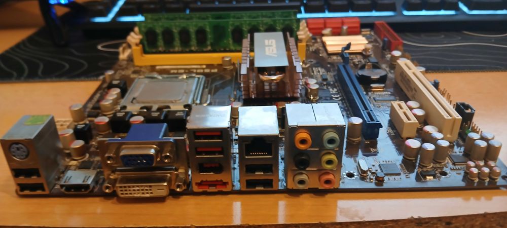 Płyta główna Asus p5ql em/Quad 9400/ram 4 gb