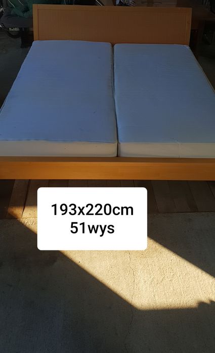 Łóżko do sypialni i komody