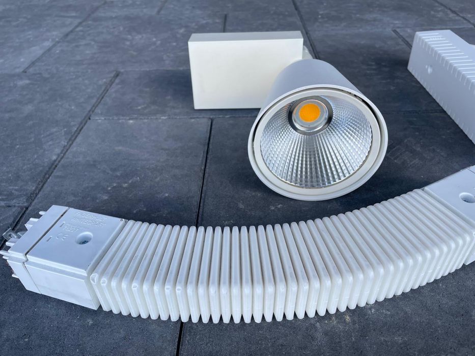 Lampy punktowe na szynie 41 sztuk białe