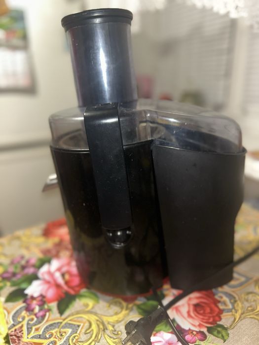 Продам соковыжималку philips