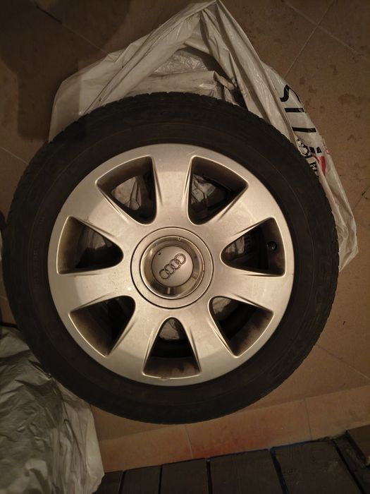 Felgi Audi plus opony zimowe 205/55 super stan