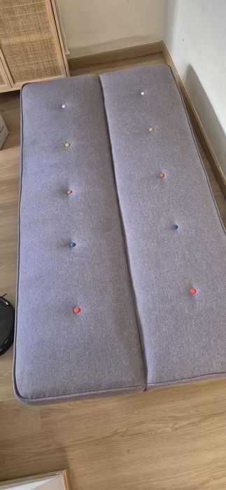 Sofá cama cinzento