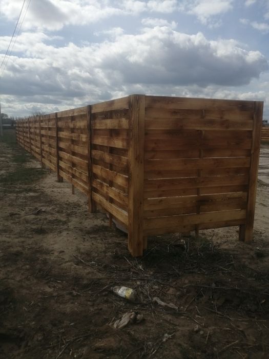 Деревяний забор.