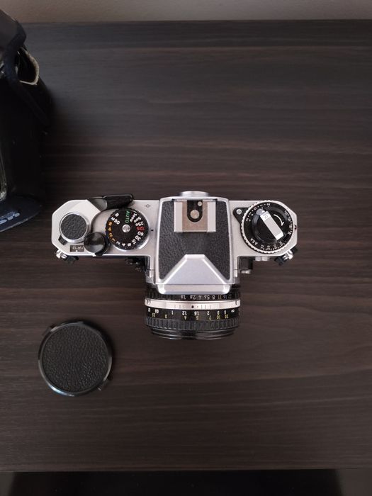 Aparat analogowy Nikon FE + 50mm 1.8