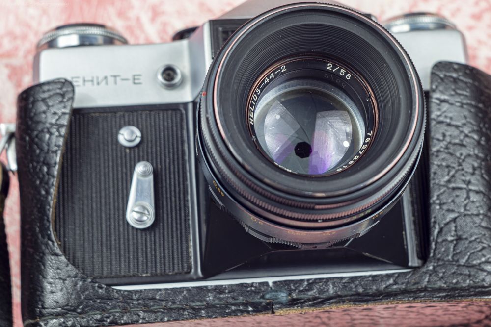 Фотоапарат Зенит Е, в комплекті з Гелиос 44-2