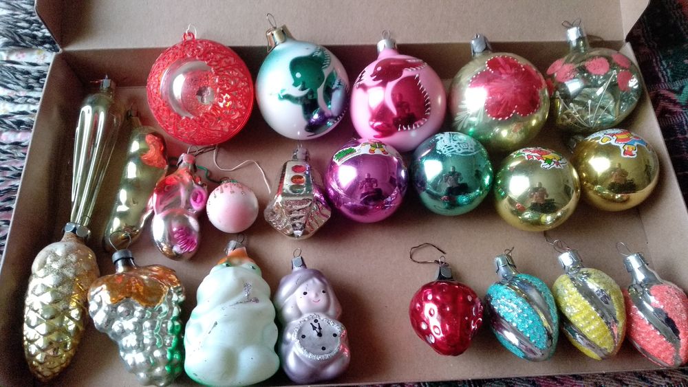 Игрушки ёлочные.