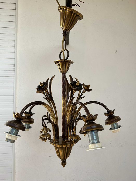 Candeeiros antigos em Latão