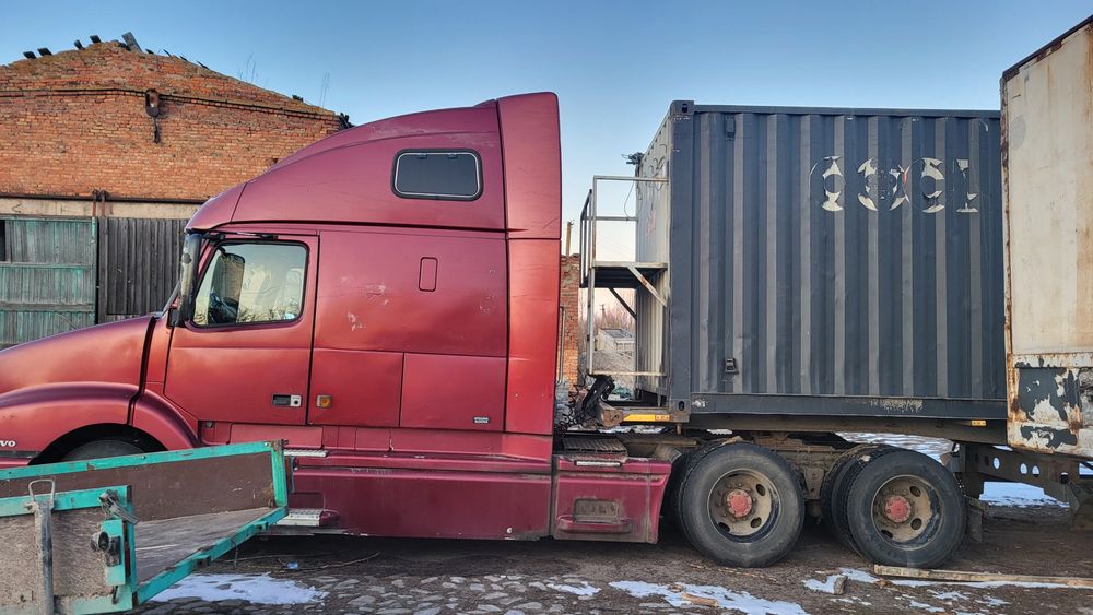 Продам тягач Volvo