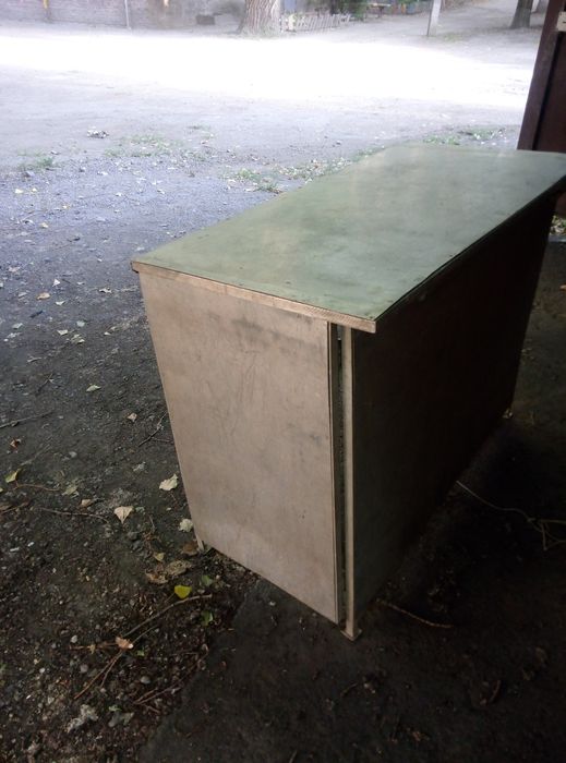 Стіл розкладний алюмінієвий.