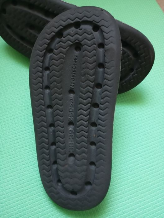 Крокси, шльопанці р.38