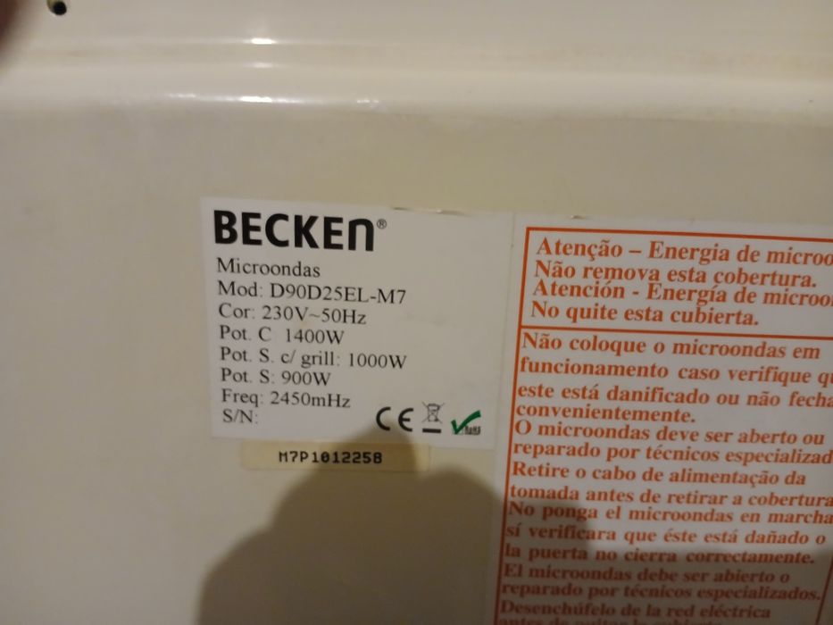 Microondas marca Becken