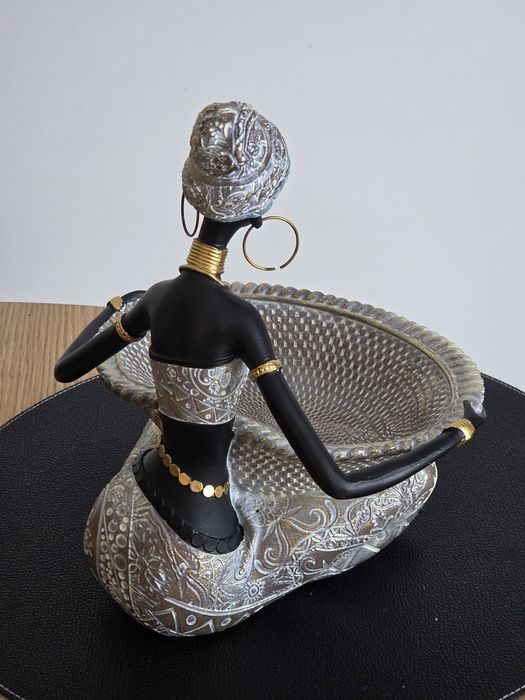 Statuetka na biżuterię brokatowokawowa