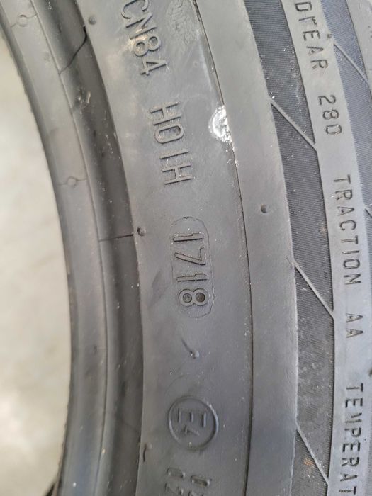 Komplet opon Continental 235/50 R 19