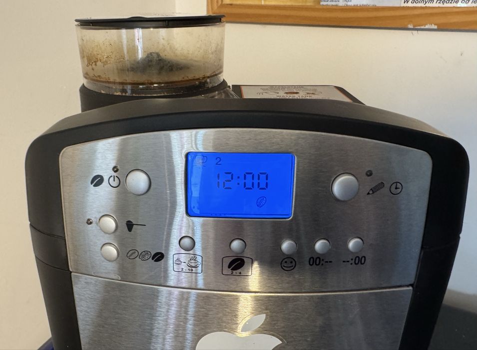 Express do kawy z młynkiem do 10 kaw przelewowy