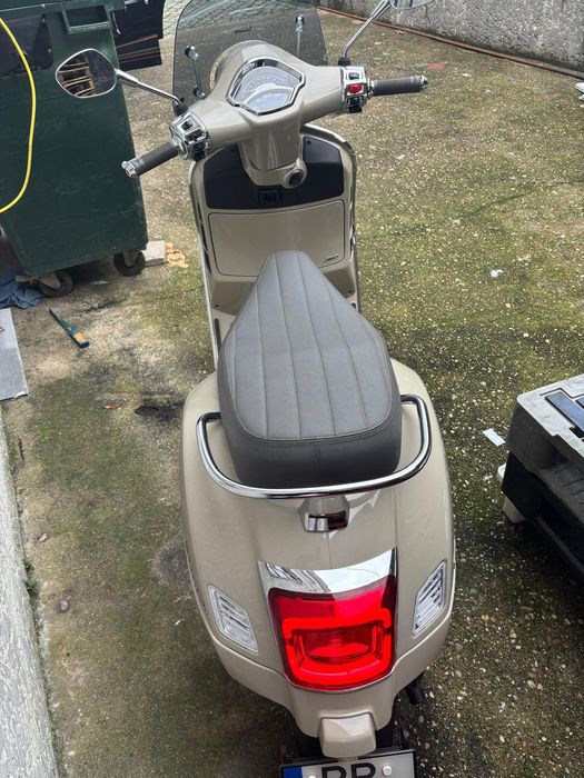 scooter vespa 300