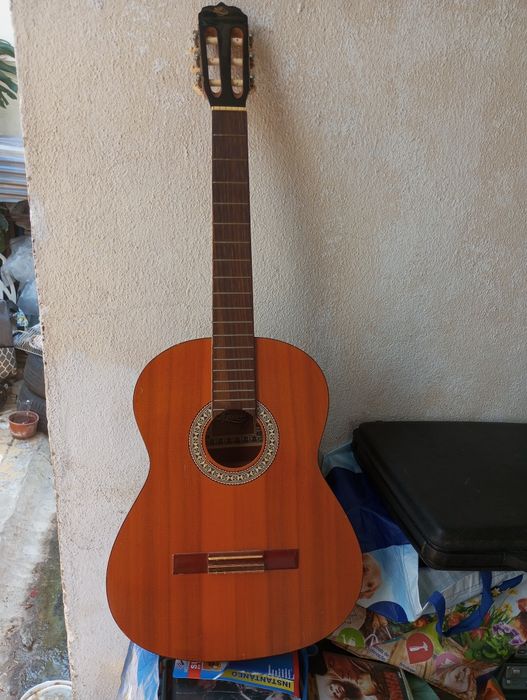 Guitarra antiga madeira muito boa