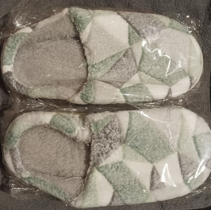 Комнатные меховые тапочки 37 размер