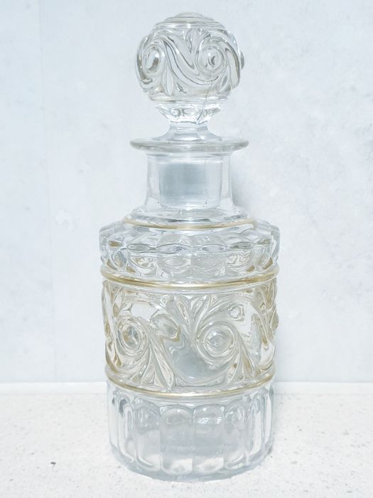Conjunto de 2 antigos frascos de perfume em cristal Baccarat
