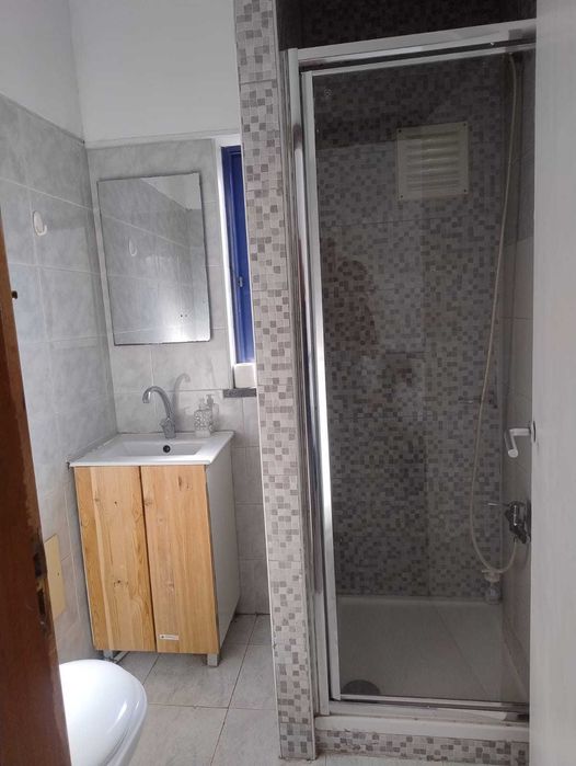 Quartos privativos com casa de banho privativa ou partilhada