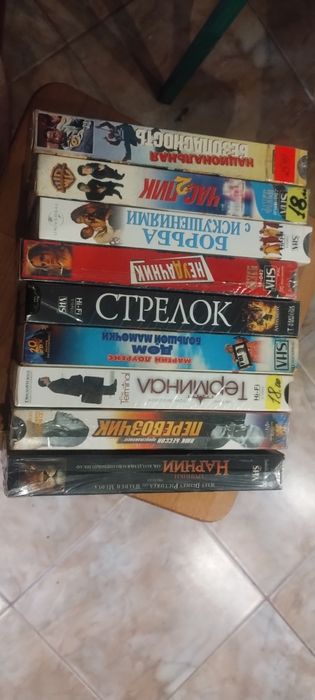 Відеомагнітофон самсунг та касети 31шт,500грн за все