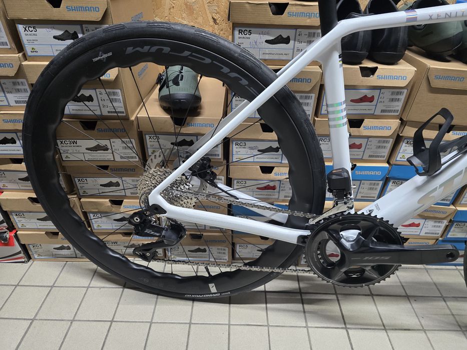 Stevens carbono 105 di2 rodas carbono fulcrum