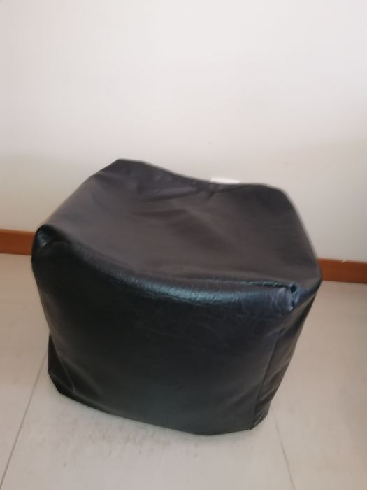 Puf em forma de cubo