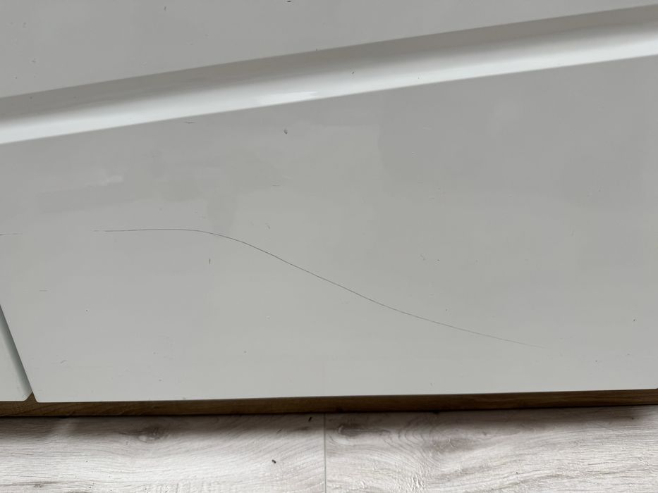 Szafka na ubrania lub kosze z zabawkami