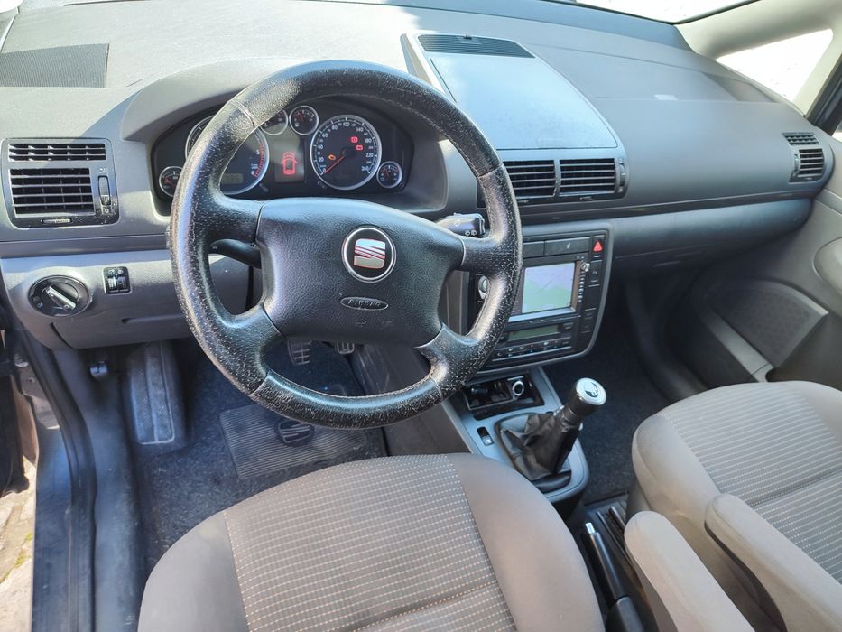 SEAT Alhambra 2.0 TDI (140 cv) — Excelente estado, muito bem equipada
