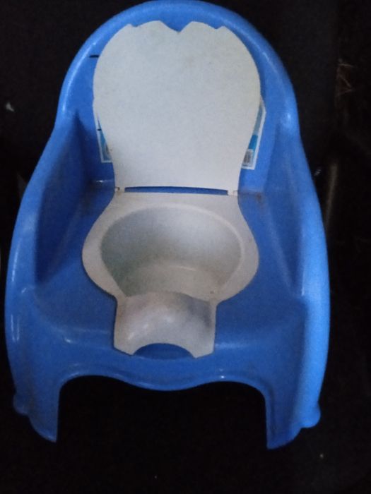 Горшок для ребенка. Крышка на унитаз