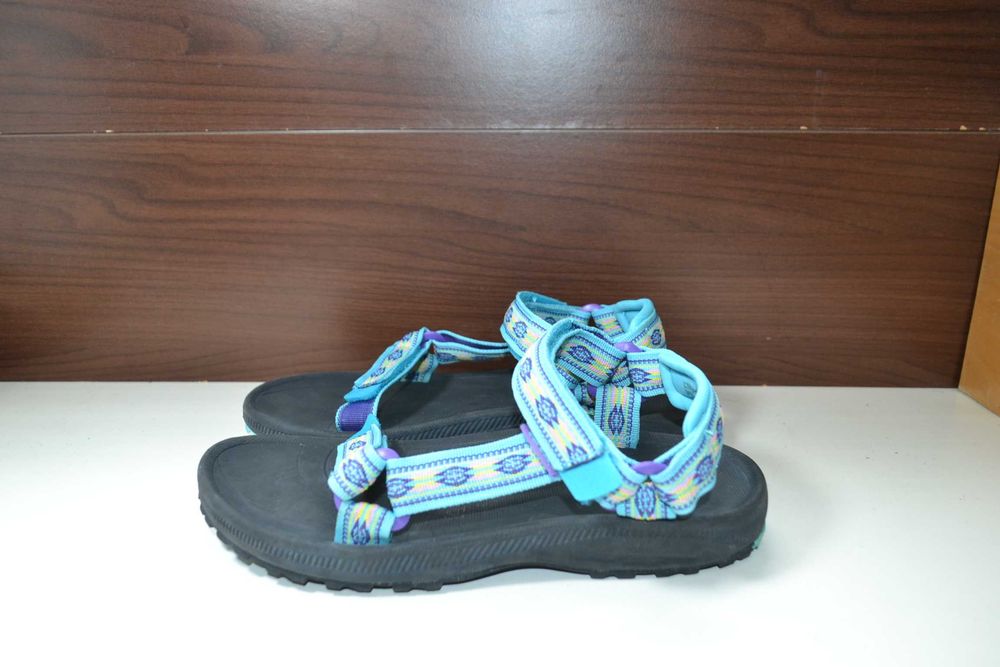 teva 38-39р сандалии босоножки оригинал